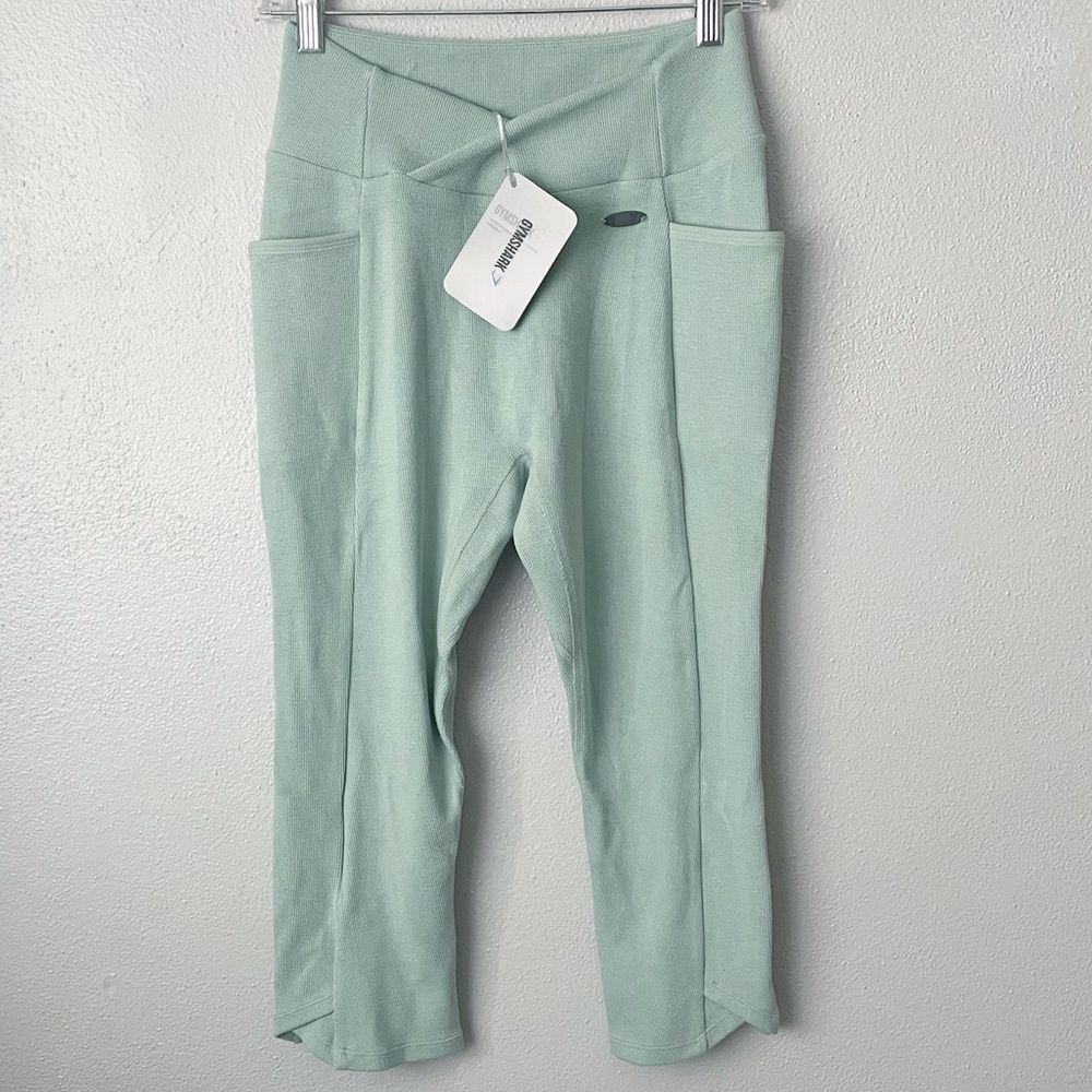 Gymshark Poise Cropped Leggings Pistachio Ice Cream